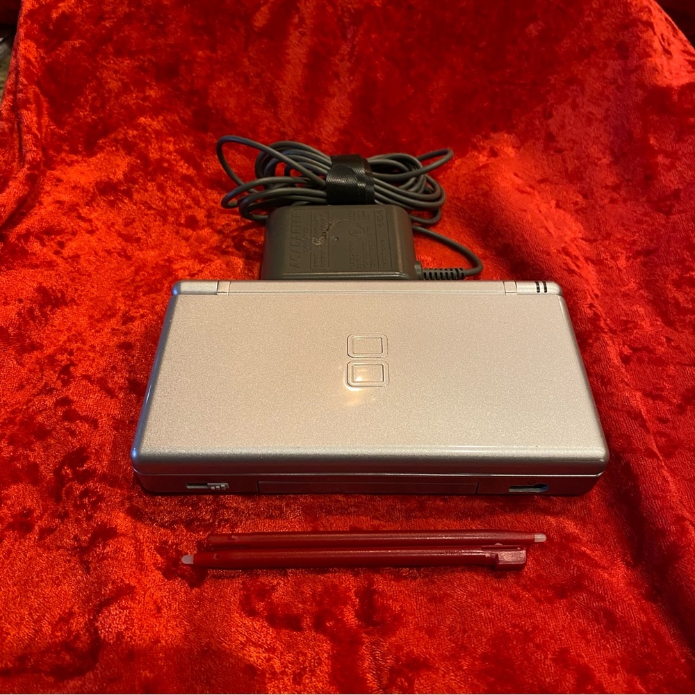 Nintendo DS Lite With Games